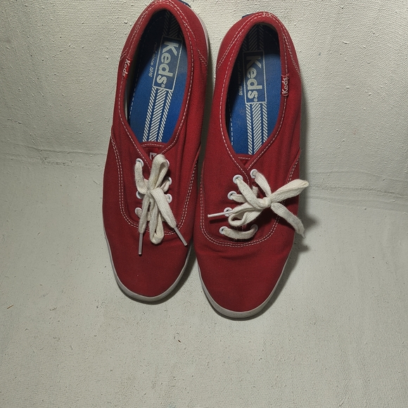 Vintage Keds Classic Women's Size 8 Red Sneakers with White Laces - Picture 1 of 6